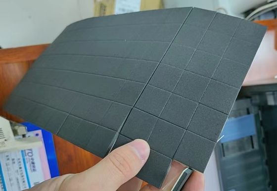 EVA المسامير الملتصقة الذاتية 18 * 18 * 3mm القسمة الزجاجية لتخزين الزجاج